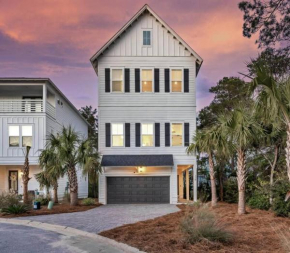 Spacious home 1/2 mile to beach - Bikes - Fire Pit Table - Beach Gear - Infinity Table